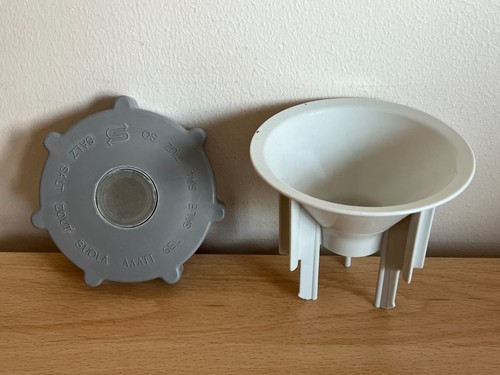 Funnel and salt container lid - funnel,